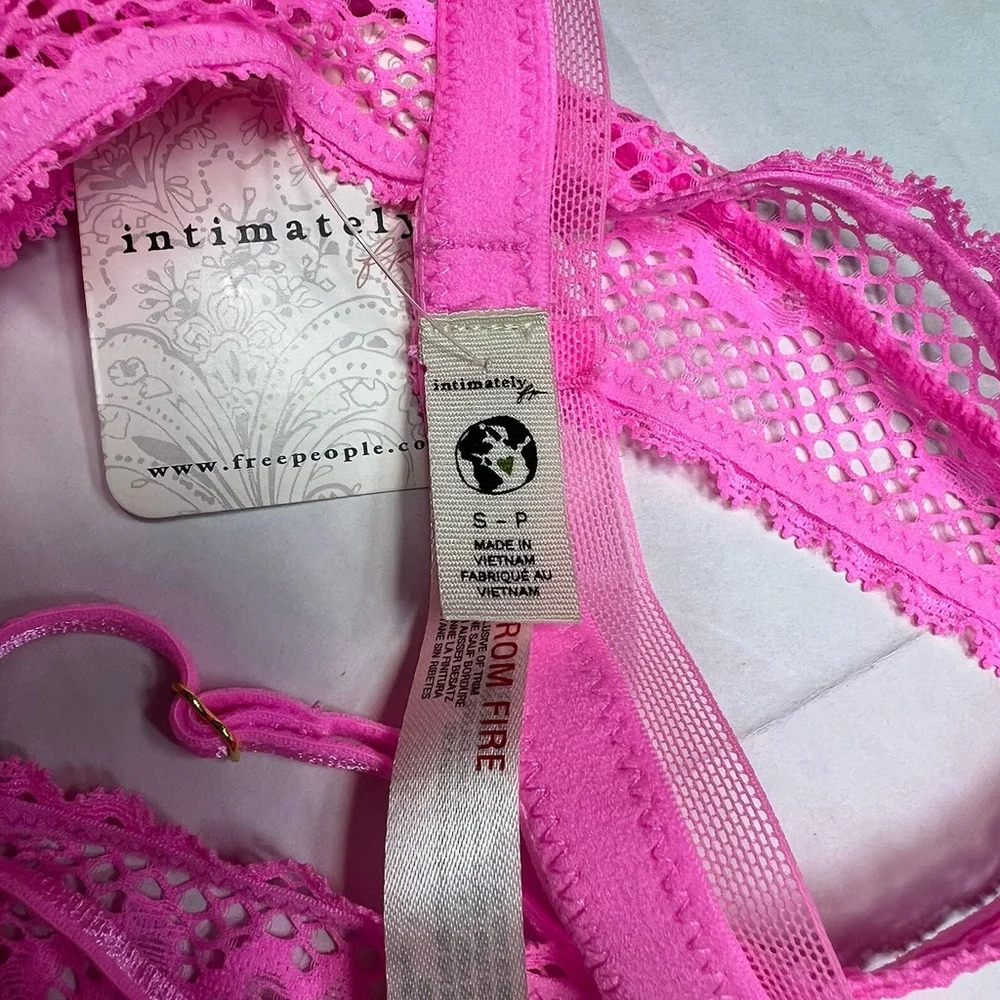 Free People FP Reya Lace Bralette Pink Lace Netting Sheer Pull On Size S Sexy